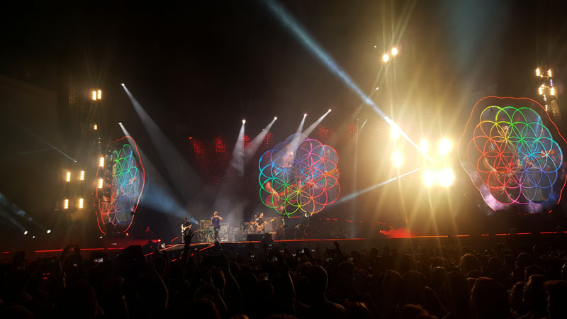Coldplay - A Head Full of Dreams Backdrop