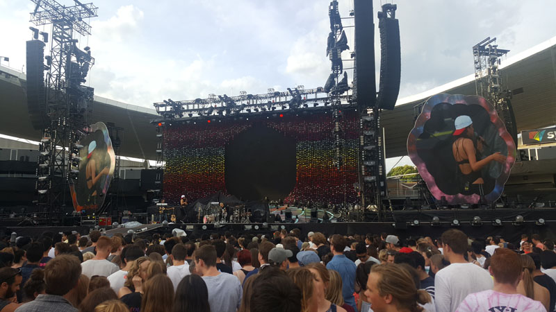 Jess Kent - Opening Konser Coldplay